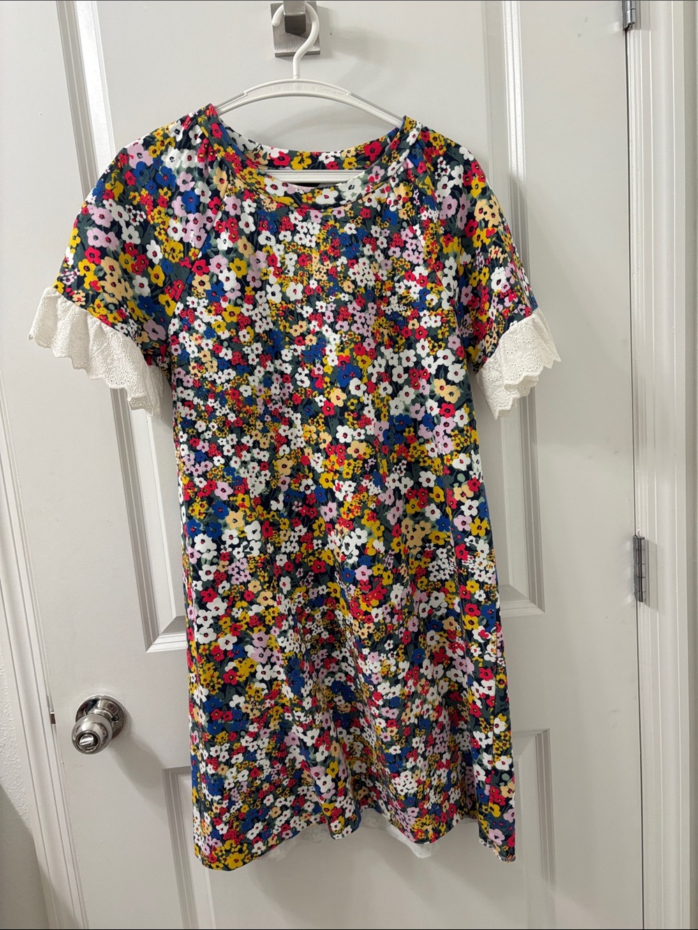 Ann Taylor Kids Floral Dress in White, Pink, Yellow, Blue, Green
